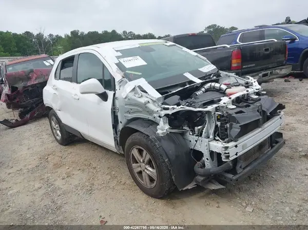 KL7CJKSM6NB526017 2022 CHEVROLET TRAX - Image 1