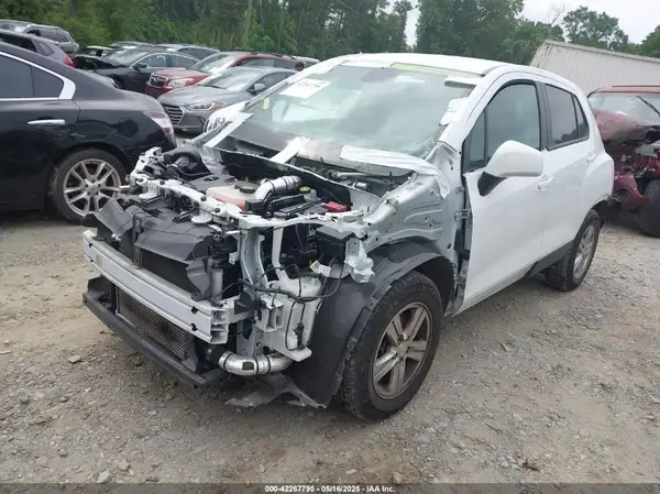 KL7CJKSM6NB526017 2022 CHEVROLET TRAX - Image 2