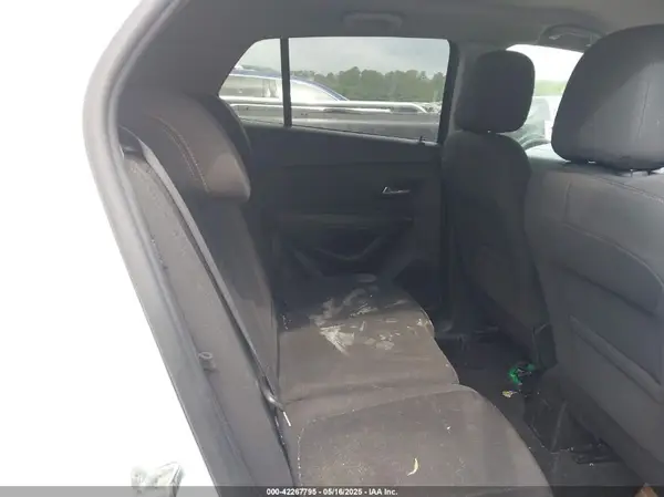 KL7CJKSM6NB526017 2022 CHEVROLET TRAX - Image 8