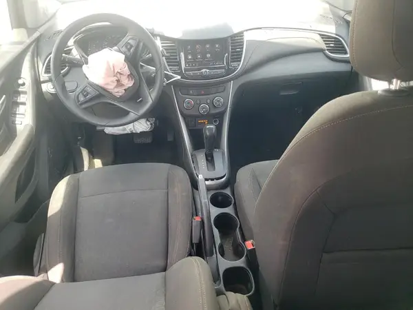 KL7CJKSM6NB526762 2022 CHEVROLET TRAX - Image 8