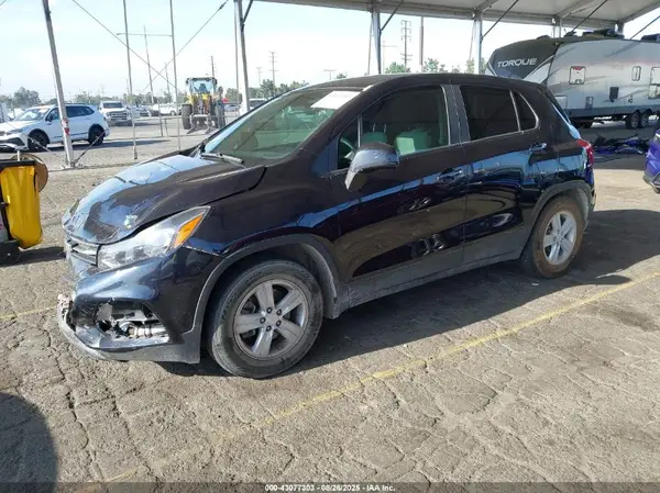 KL7CJKSM6NB527278 2022 CHEVROLET TRAX - Image 2