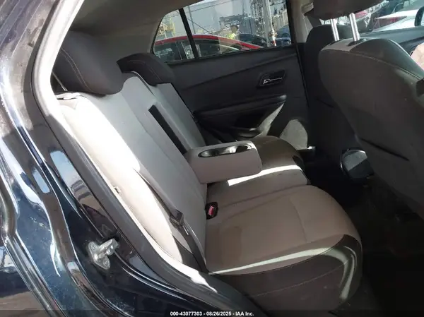 KL7CJKSM6NB527278 2022 CHEVROLET TRAX - Image 8