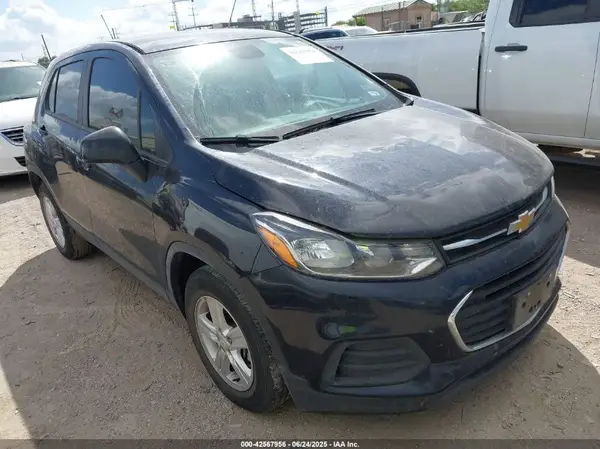 KL7CJKSM6NB527586 2022 CHEVROLET TRAX - Image 1