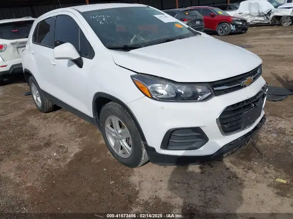 KL7CJKSM6NB527961 2022 CHEVROLET TRAX - Image 1