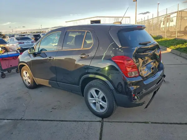 KL7CJKSM6NB540337 2022 CHEVROLET TRAX - Image 2