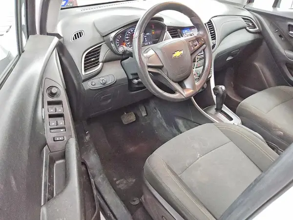 KL7CJKSM7MB372528 2021 CHEVROLET TRAX - Image 8