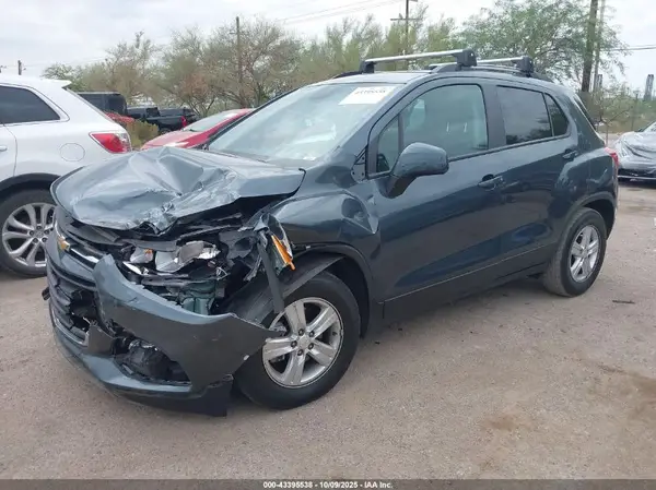 KL7CJKSM7NB511140 2022 CHEVROLET TRAX - Image 2