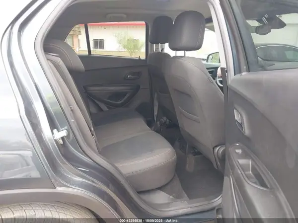 KL7CJKSM7NB511140 2022 CHEVROLET TRAX - Image 8