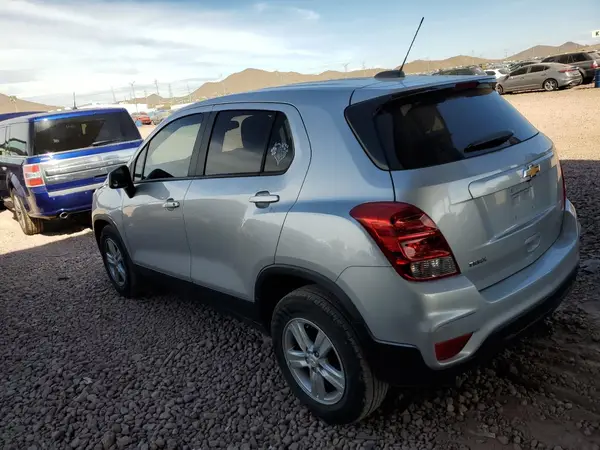 KL7CJKSM7NB552464 2022 CHEVROLET TRAX - Image 2