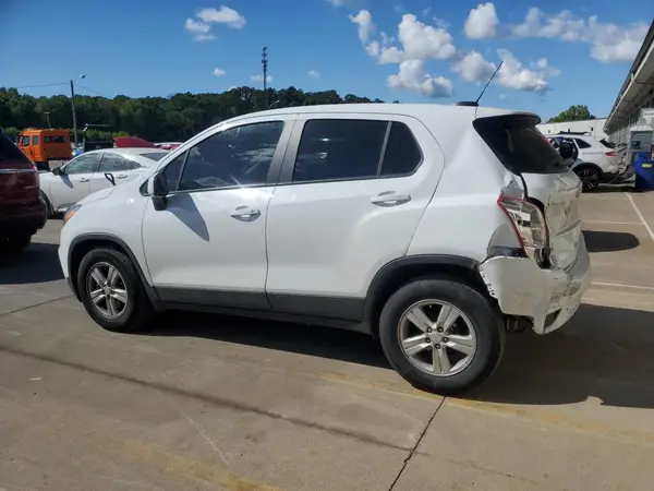 KL7CJKSM9NB536668 2022 CHEVROLET TRAX - Image 2