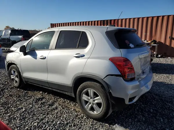 KL7CJKSM9NB545516 2022 CHEVROLET TRAX - Image 2