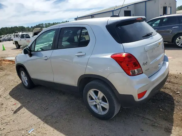 KL7CJKSM9NB554118 2022 CHEVROLET TRAX - Image 2