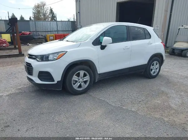 KL7CJKSMXMB364438 2021 CHEVROLET TRAX - Image 2