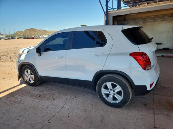 KL7CJKSMXNB543466 2022 CHEVROLET TRAX - Image 2