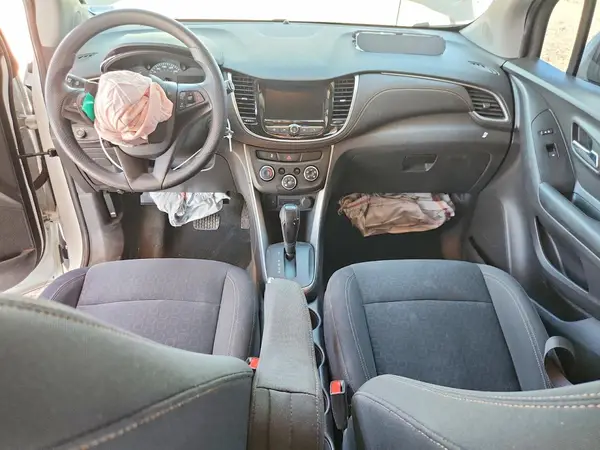 KL7CJKSMXNB543466 2022 CHEVROLET TRAX - Image 8