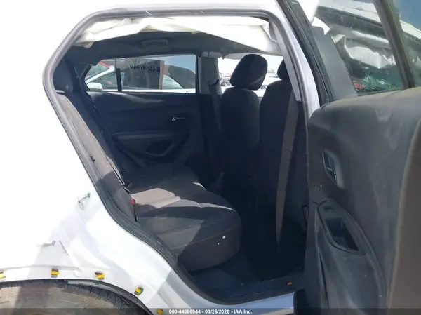 KL7CJKSMXNB551051 2022 CHEVROLET TRAX - Image 8