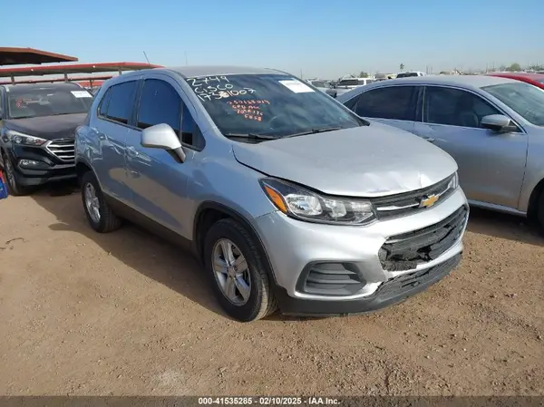 KL7CJKSMXNB555858 2022 CHEVROLET TRAX - Image 1