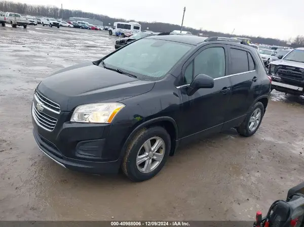 KL7CJLSB0GB542124 2016 CHEVROLET TRAX - Image 2