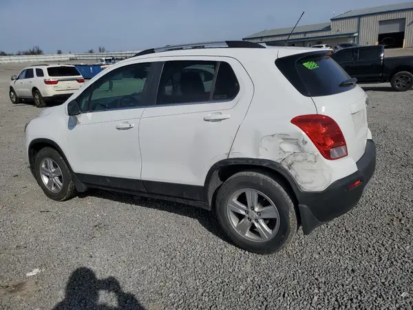 KL7CJLSB0GB606467 2016 CHEVROLET TRAX - Image 2