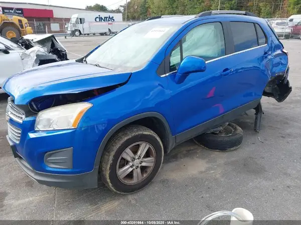 KL7CJLSB0GB660612 2016 CHEVROLET TRAX - Image 2