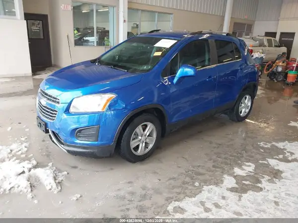 KL7CJLSB0GB688152 2016 CHEVROLET TRAX - Image 2
