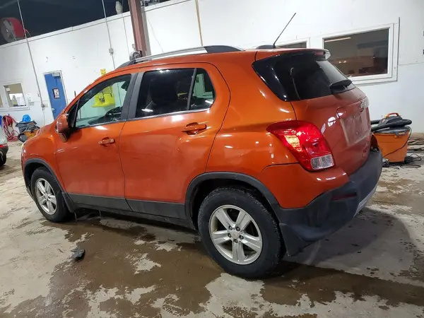 KL7CJLSB0GB722932 2016 CHEVROLET TRAX - Image 2