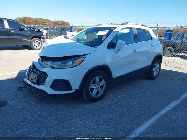 KL7CJLSB0HB084828 2017 CHEVROLET TRAX - Image 2