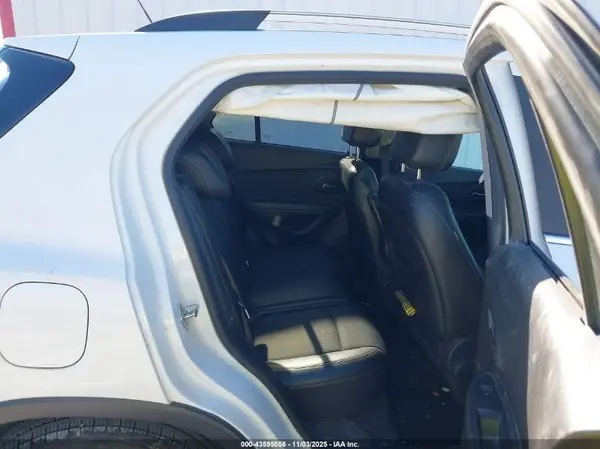 KL7CJLSB0HB084828 2017 CHEVROLET TRAX - Image 8