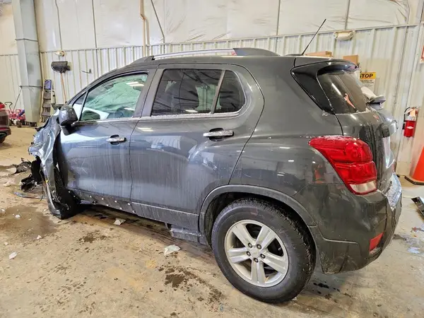 KL7CJLSB0HB093867 2017 CHEVROLET TRAX - Image 2