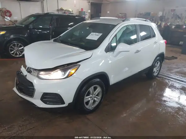 KL7CJLSB0HB141027 2017 CHEVROLET TRAX - Image 2