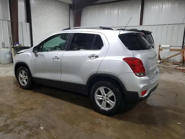 KL7CJLSB0HB160273 2017 CHEVROLET TRAX - Image 2