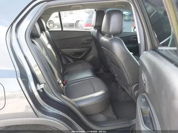KL7CJLSB0HB190860 2017 CHEVROLET TRAX - Image 8