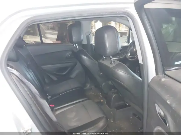 KL7CJLSB0HB227809 2017 CHEVROLET TRAX - Image 8