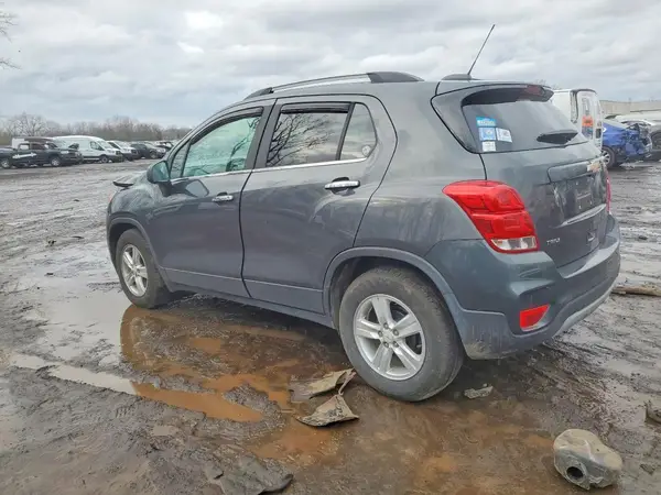 KL7CJLSB0JB540297 2018 CHEVROLET TRAX - Image 2