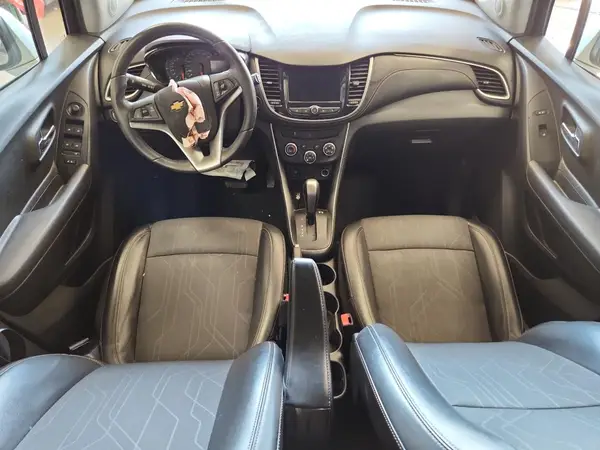 KL7CJLSB0JB549727 2018 CHEVROLET TRAX - Image 8