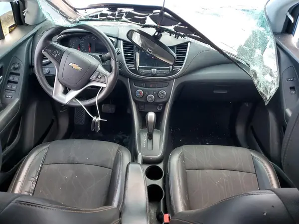 KL7CJLSB0JB555866 2018 CHEVROLET TRAX - Image 8