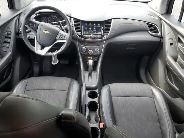 KL7CJLSB0JB563868 2018 CHEVROLET TRAX - Image 8