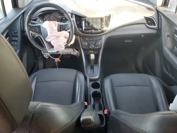 KL7CJLSB0JB601325 2018 CHEVROLET TRAX - Image 8