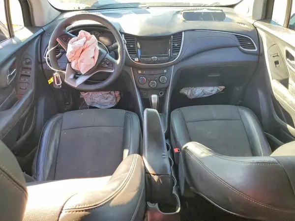 KL7CJLSB0JB617122 2018 CHEVROLET TRAX - Image 8