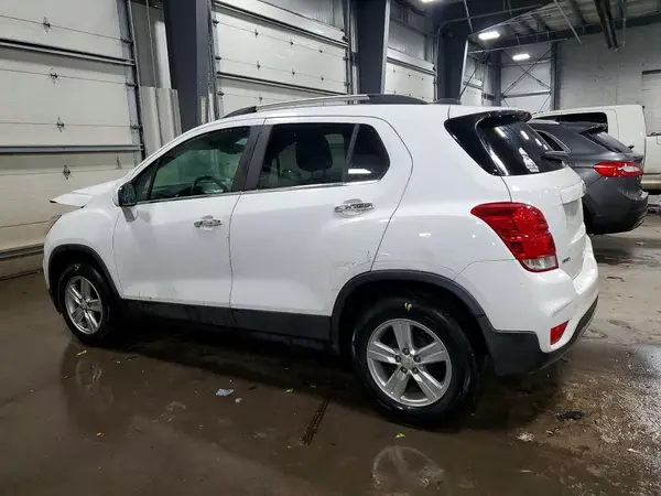 KL7CJLSB0JB629044 2018 CHEVROLET TRAX - Image 2
