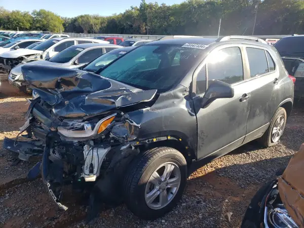 KL7CJLSB0JB631375 2018 CHEVROLET TRAX - Image 1