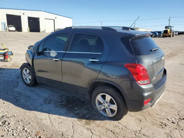 KL7CJLSB0JB631375 2018 CHEVROLET TRAX - Image 2