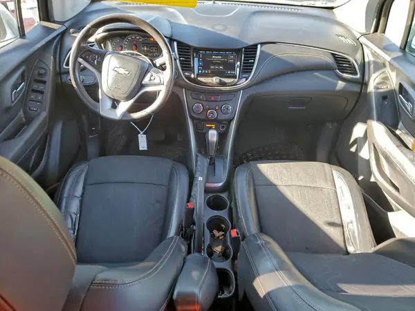 KL7CJLSB0JB637418 2018 CHEVROLET TRAX - Image 8