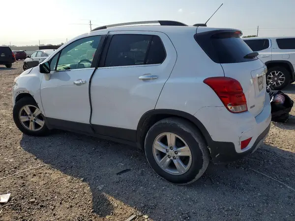 KL7CJLSB0JB706107 2018 CHEVROLET TRAX - Image 2