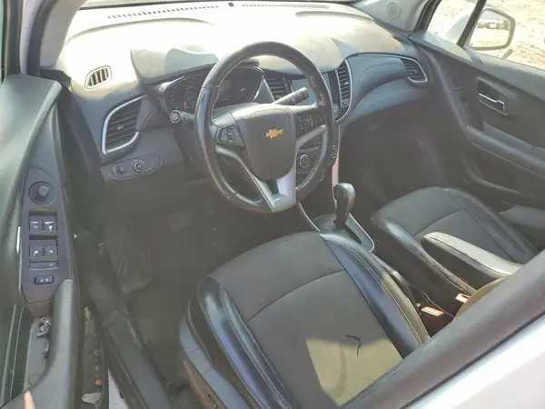 KL7CJLSB0JB706107 2018 CHEVROLET TRAX - Image 8