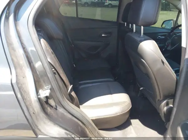 KL7CJLSB0JB718225 2018 CHEVROLET TRAX - Image 8