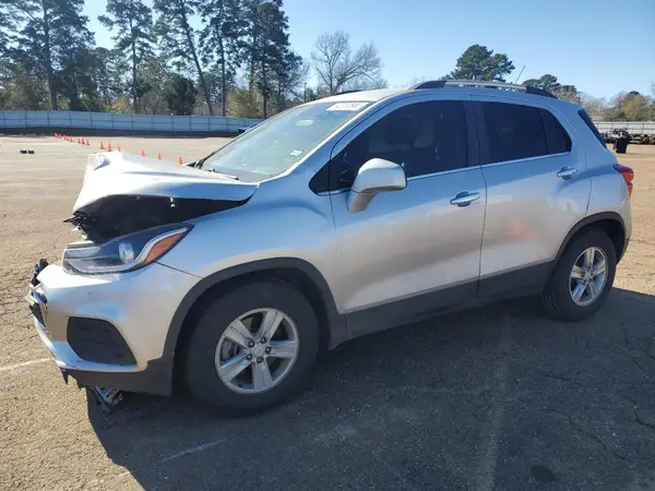 KL7CJLSB0JB726227 2018 CHEVROLET TRAX - Image 1