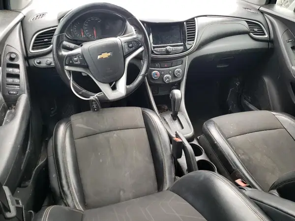 KL7CJLSB0JB726227 2018 CHEVROLET TRAX - Image 8