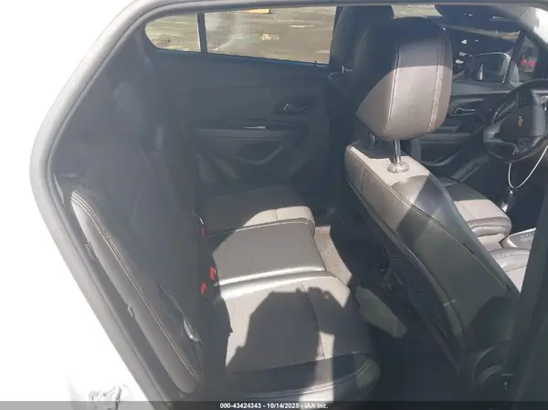 KL7CJLSB0KB752988 2019 CHEVROLET TRAX - Image 8