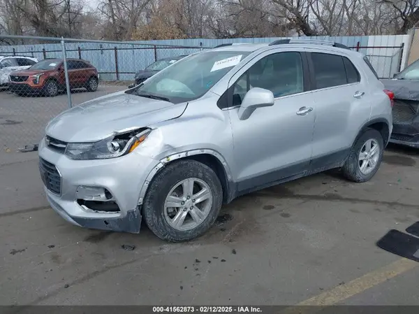 KL7CJLSB0KB753820 2019 CHEVROLET TRAX - Image 2